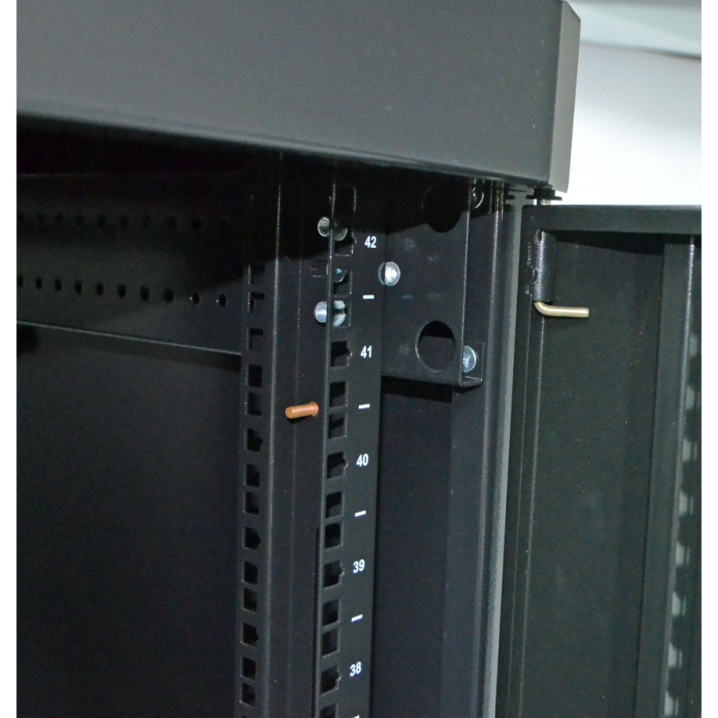 Шафа серверна CMS 33U 610 х 865 UA-MGSE3368MPB посилена з перфорованими дверима для мережевого обладнання